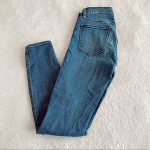 GAP True Skinny Jeans (Medium Wash)